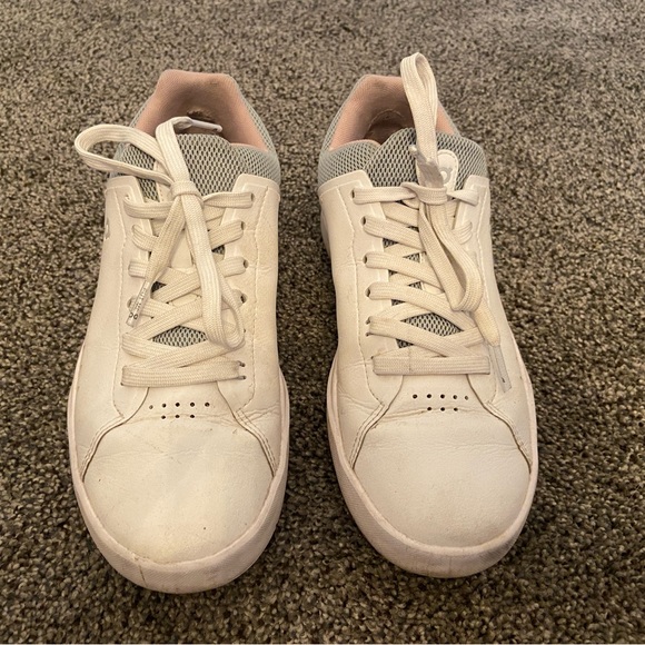 On - The Roger Advantage Sneakers - Picture 1 of 6